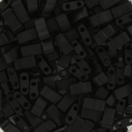 miyuki half tila 5x2.3 mm - opaque matte black(5gr)(± 125 pieces)
